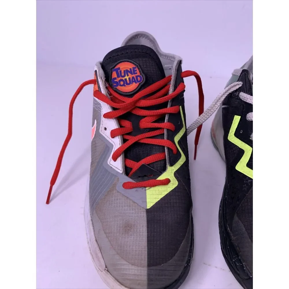 Nike Lebron 18 Low GS Bugs vs Marvin Kids  Size 6Y DJ3760-005‎
